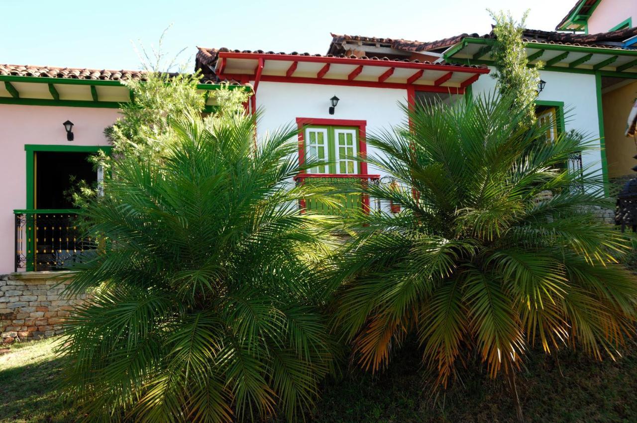 Pousada Vila Mineira Lavras Novas Esterno foto