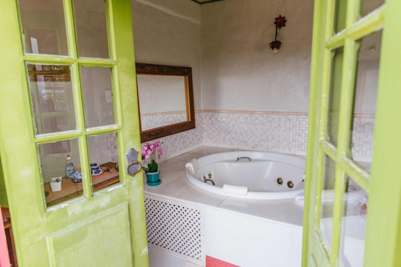 Pousada Vila Mineira Lavras Novas Esterno foto